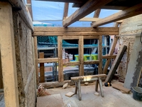 Saniertes Fachwerk und Deckenbalken…